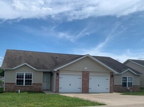 Building Photo - 115 Edna St