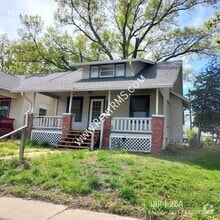 Building Photo - 831 SW Jewell Ave