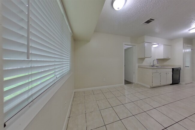 Building Photo - 22510 Leedstown Ln