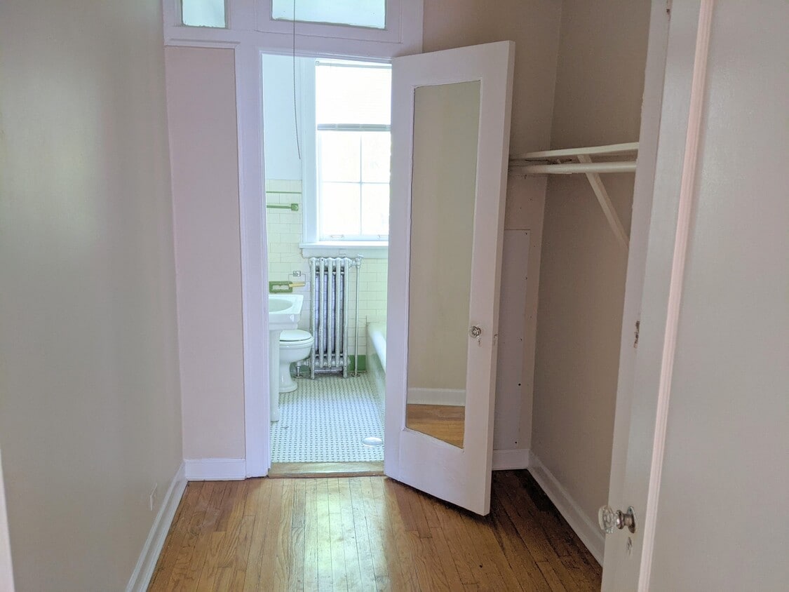 Primary Photo - 906 Elmwood Ave