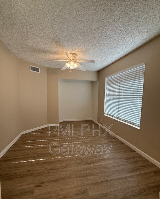 Foto del edificio - 4337 E Bannock St