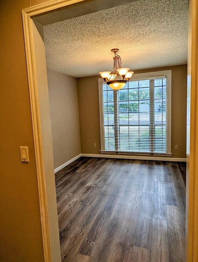 Building Photo - 8010 Tantara Ct