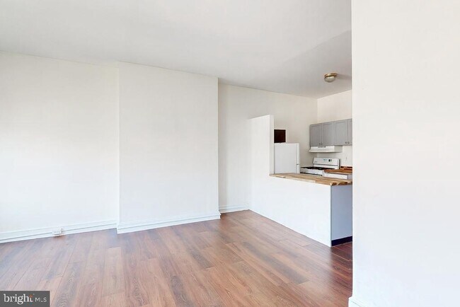 Foto del edificio - 929 N Calvert St