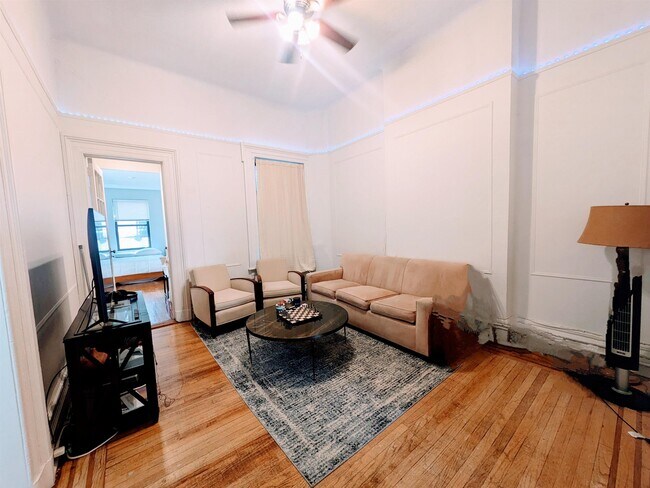 Foto del edificio - 403 Washington St