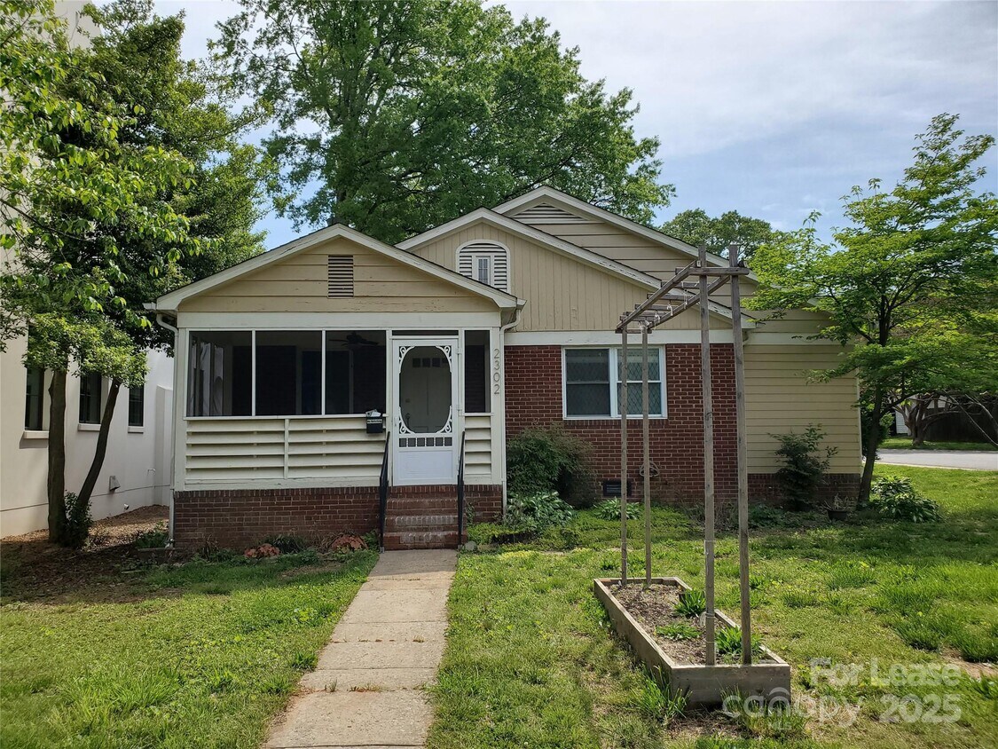 Foto principal - 2302 Chesterfield Ave