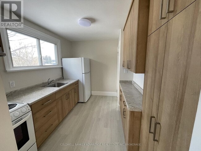 Building Photo - 565 Fitch St