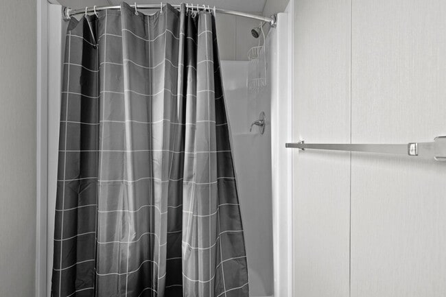 Building Photo - 1747 Beverly Dr