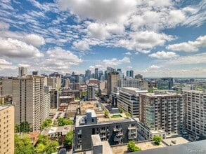 Building Photo - 1414 Rue Chomedey