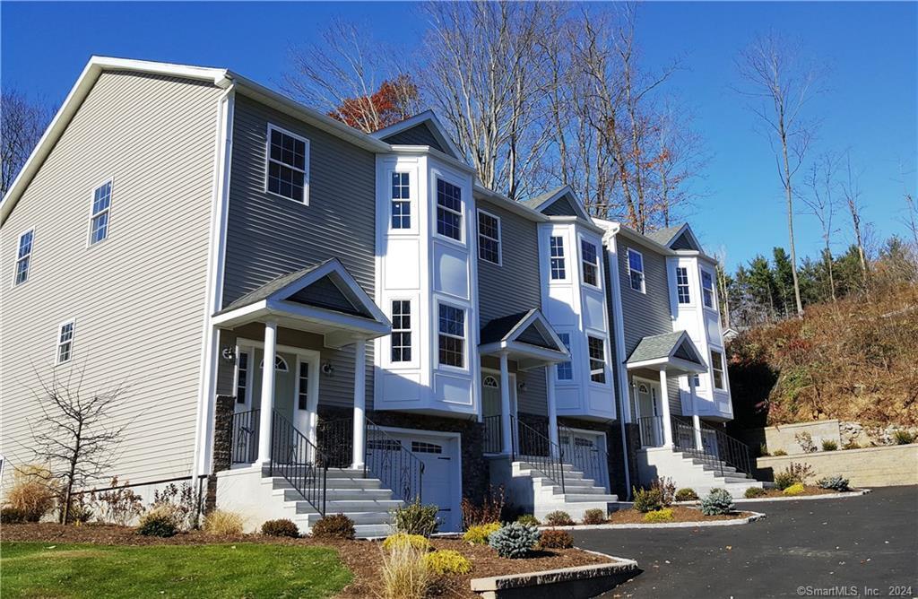 Primary Photo - 10 Ardi Ct