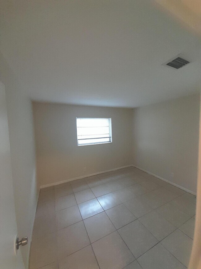 Foto del edificio - 412 Conniston Rd