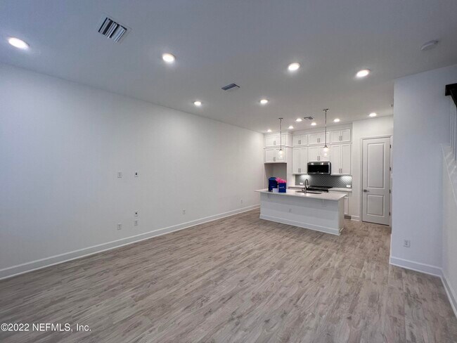 Building Photo - 7433 Calusa Ct