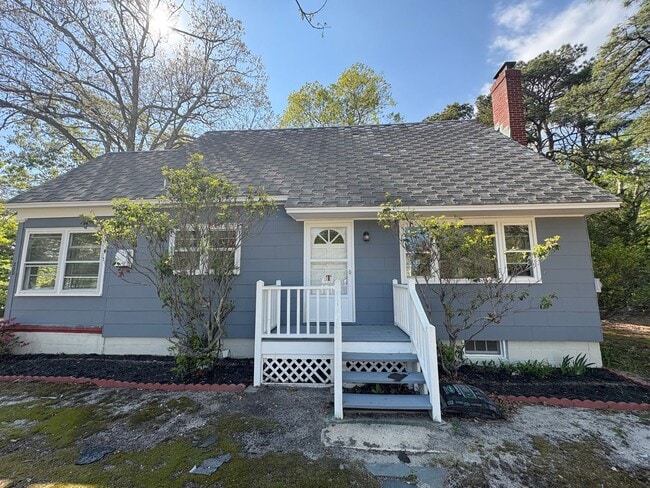 Building Photo - Charming Barnegat Retreat – Cozy 3-Bed Hom...