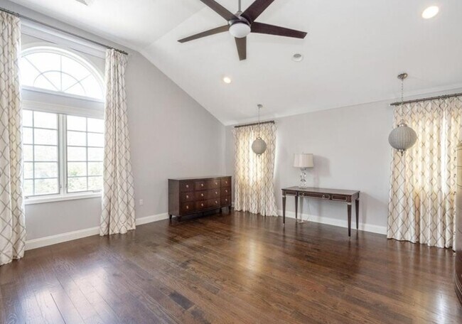 Building Photo - 47 Highland Ave