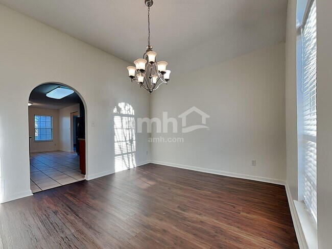 Foto del edificio - 8014 New Castle Cv