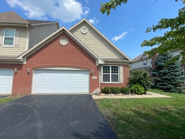 Building Photo - 10S401 Carrington Cir
