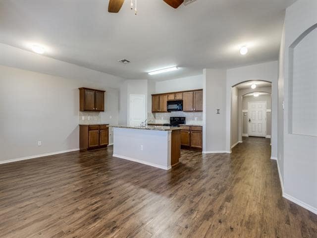 Building Photo - 1400 Cedar Hollow Dr