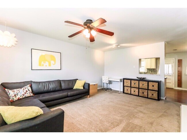 Foto del edificio - Beautiful Home Located Near Elementary & P...