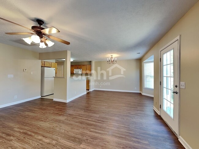 Foto del edificio - 2615 River Meade Way