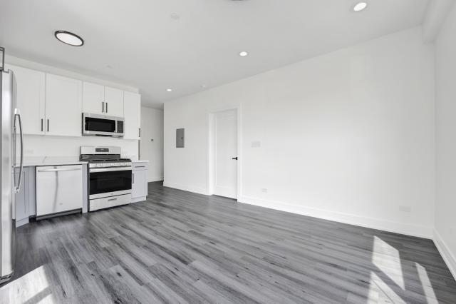 Building Photo - 2 bedroom in Chicago IL 60630
