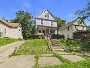 Building Photo - 701 Kling St