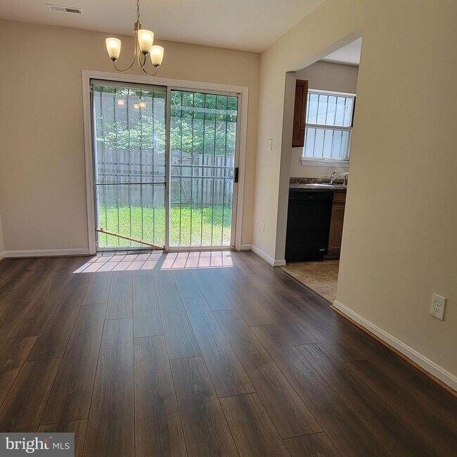 Building Photo - 1218 Adeline Way