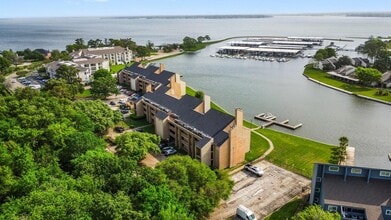 Building Photo - 12600 Melville Dr