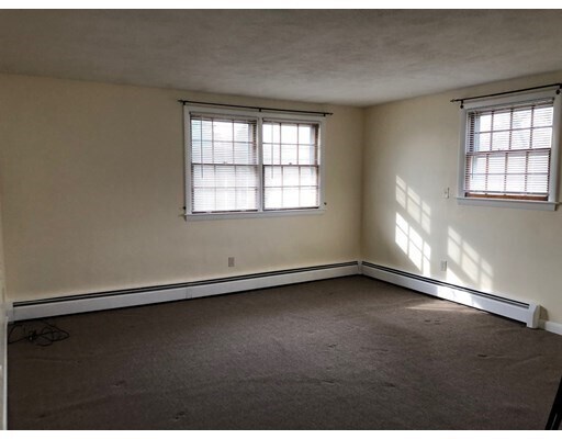Building Photo - 387 Mendon Rd