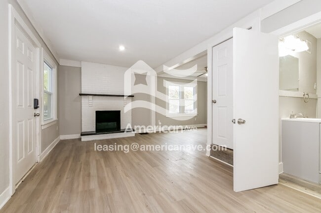 Building Photo - 13401 Parker Ave
