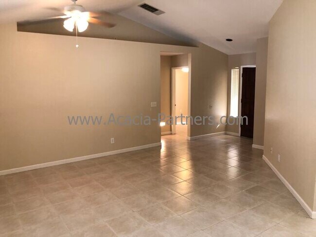 Foto del edificio - Three Bedroom/Two Bath Home