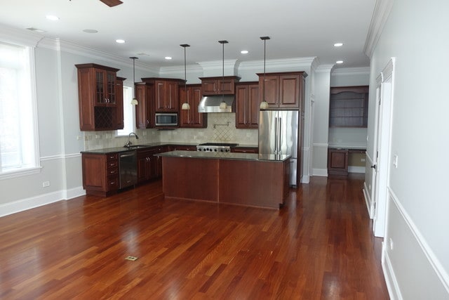 Building Photo - 2401 N Janssen Ave