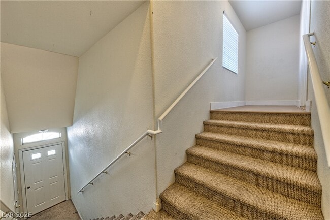 Building Photo - 3327 Erva St