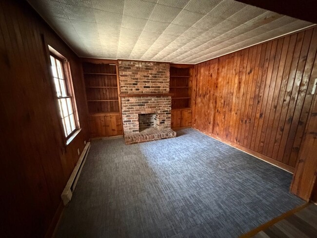 Building Photo - 2 Bedrooms- 1 Bathroom- House in West Rome!