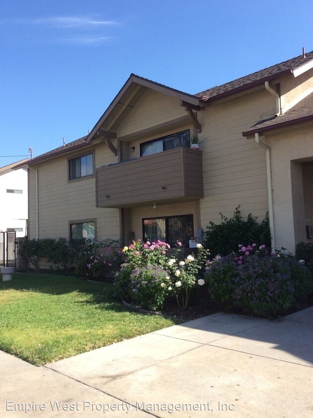 Primary Photo - 11134 Arminta St