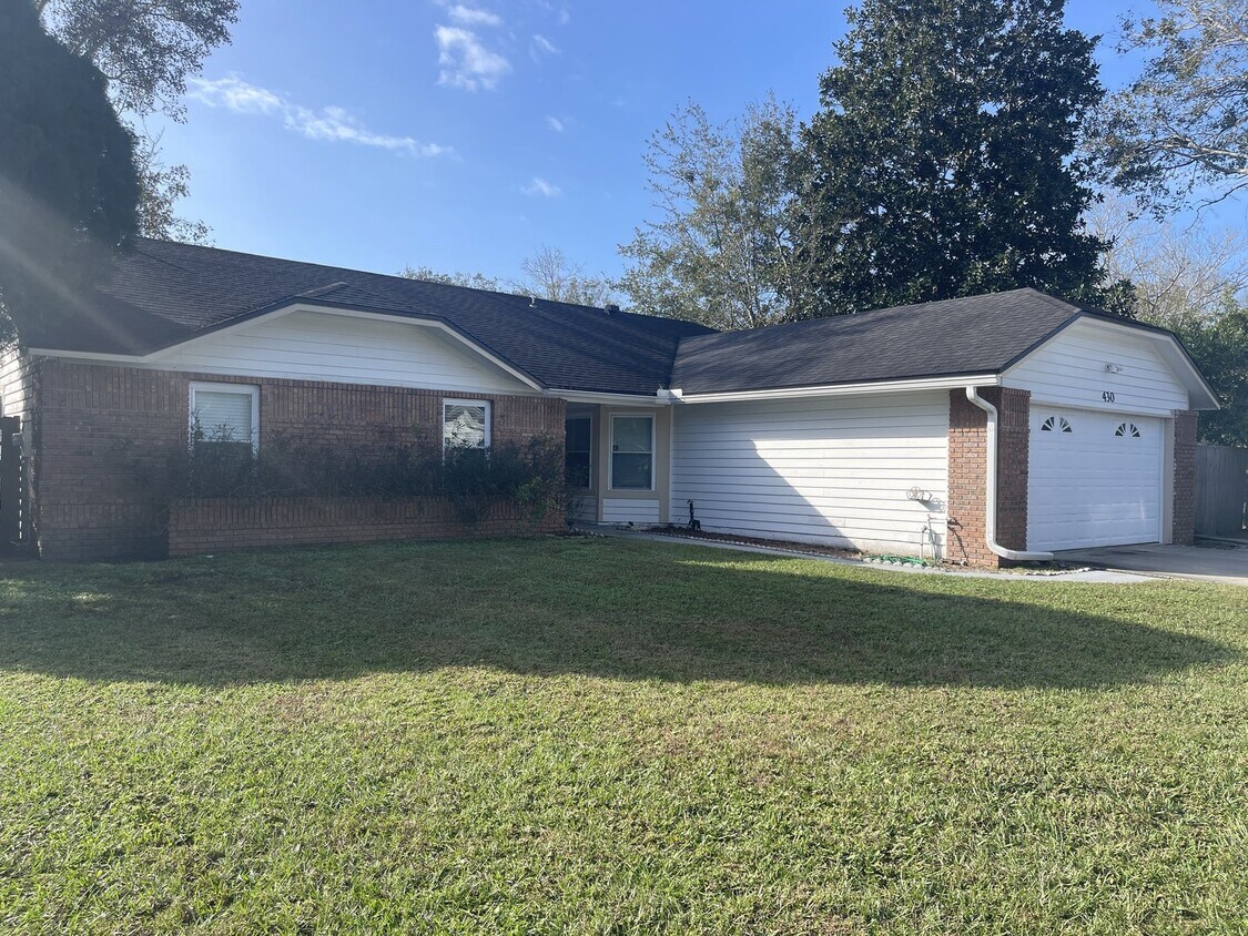 4 bedroom home in the Fleming Island area Apartment for Rent in