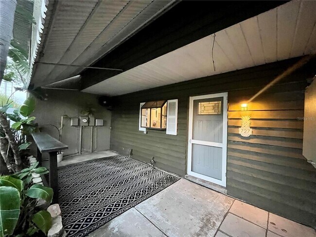 Foto del edificio - 727 N Himes Ave