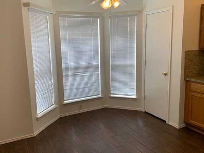 Building Photo - Beautiful 3 bedroom 2 bath Denton TX