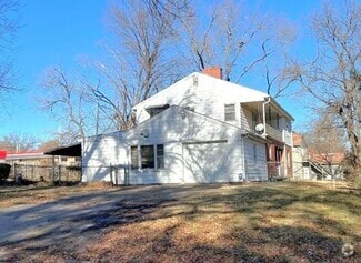 Building Photo - 800-802 E 75th Terrace