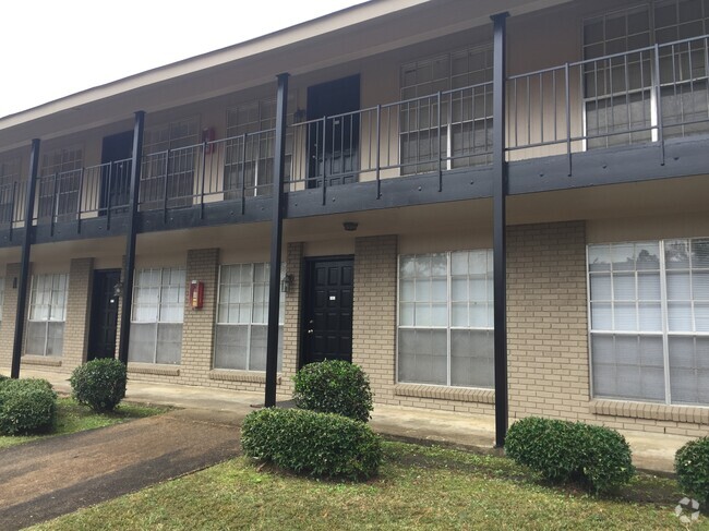 Building Photo - Marion Manor Apartments