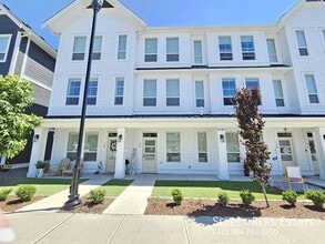 Building Photo - 8349 Hawthorn Rd