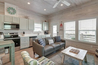 Building Photo - 1924 Eleventh Street-SI ID1023215P