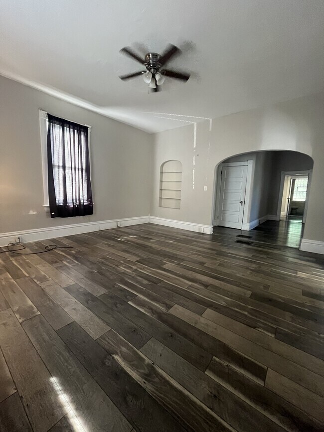 Foto del edificio - 2533 E 24th St