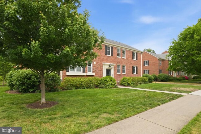 Building Photo - 6604 Potomac Ave