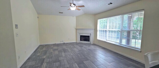 Foto del edificio - 1071 Rambling Brook Rd