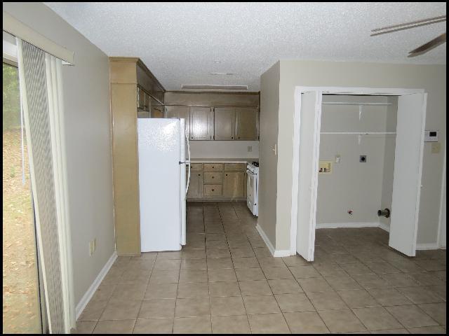 Building Photo - 609 Nan Cir