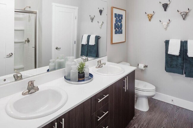 Building Photo - 1075 SW 160th Ave