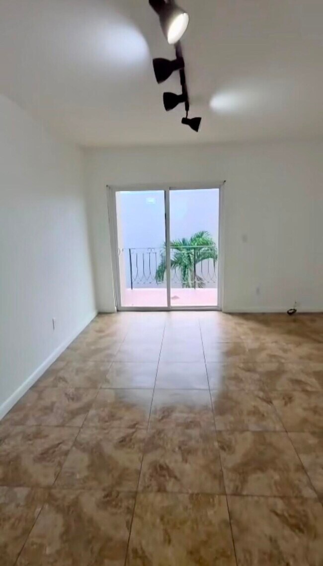 Foto del edificio - 3640 NW 9th St
