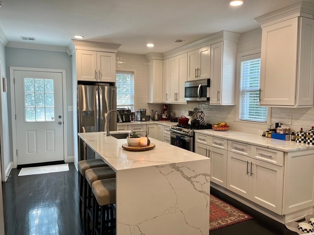 Primary Photo - 7 Tucker St