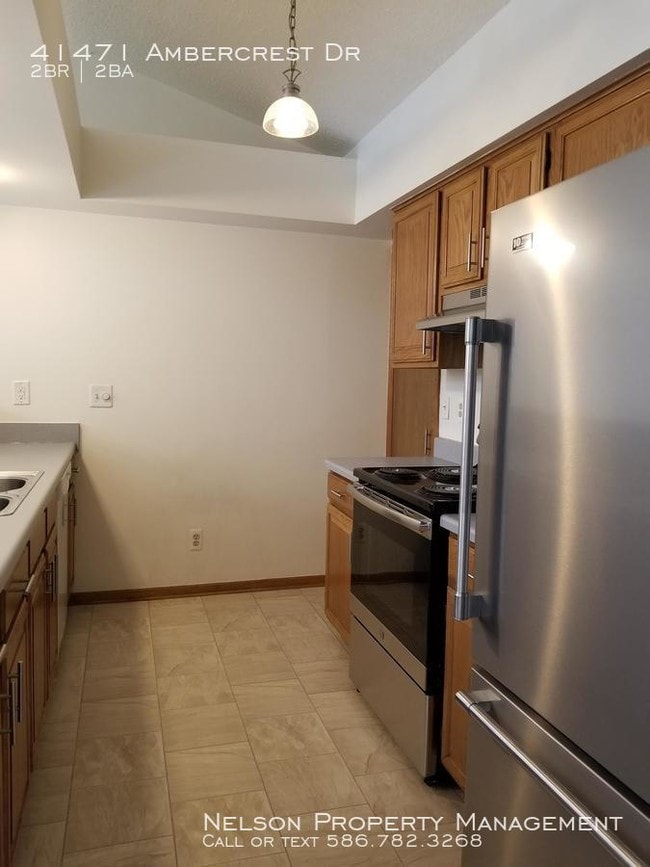 Building Photo - 41471 Ambercrest Dr