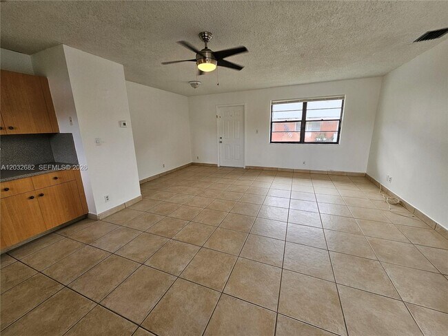 Foto del edificio - 4149 SW 52nd St