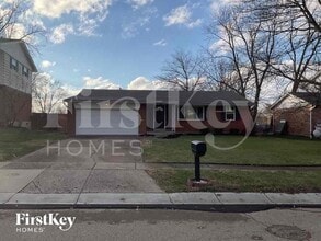 Building Photo - 1745 Pinebluff Ln